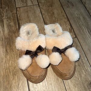 UGG Pom Pom Slippers